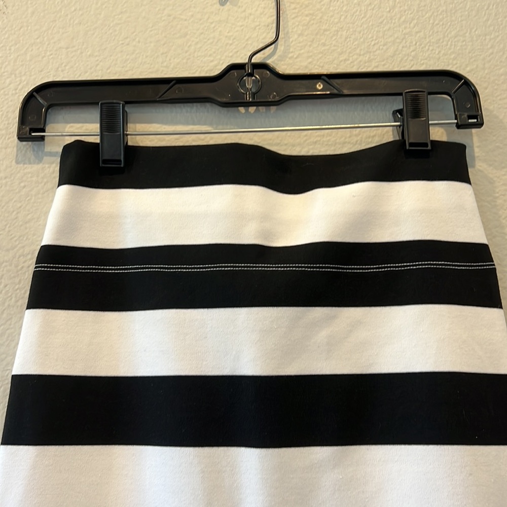 2B Bebe Striped Pencil Skirt XS - Picture 7 of 8